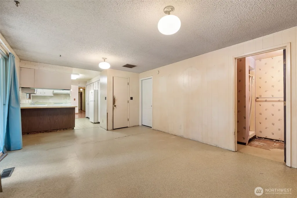 535 Surfcrest Place NE Poulsbo WA 98370
