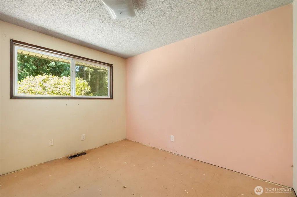 535 Surfcrest Place NE Poulsbo WA 98370