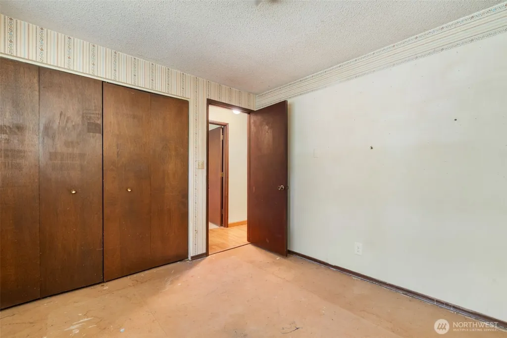 535 Surfcrest Place NE Poulsbo WA 98370