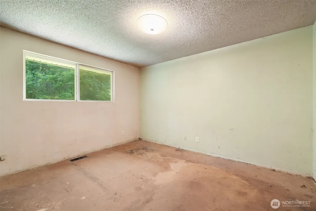 535 Surfcrest Place NE Poulsbo WA 98370