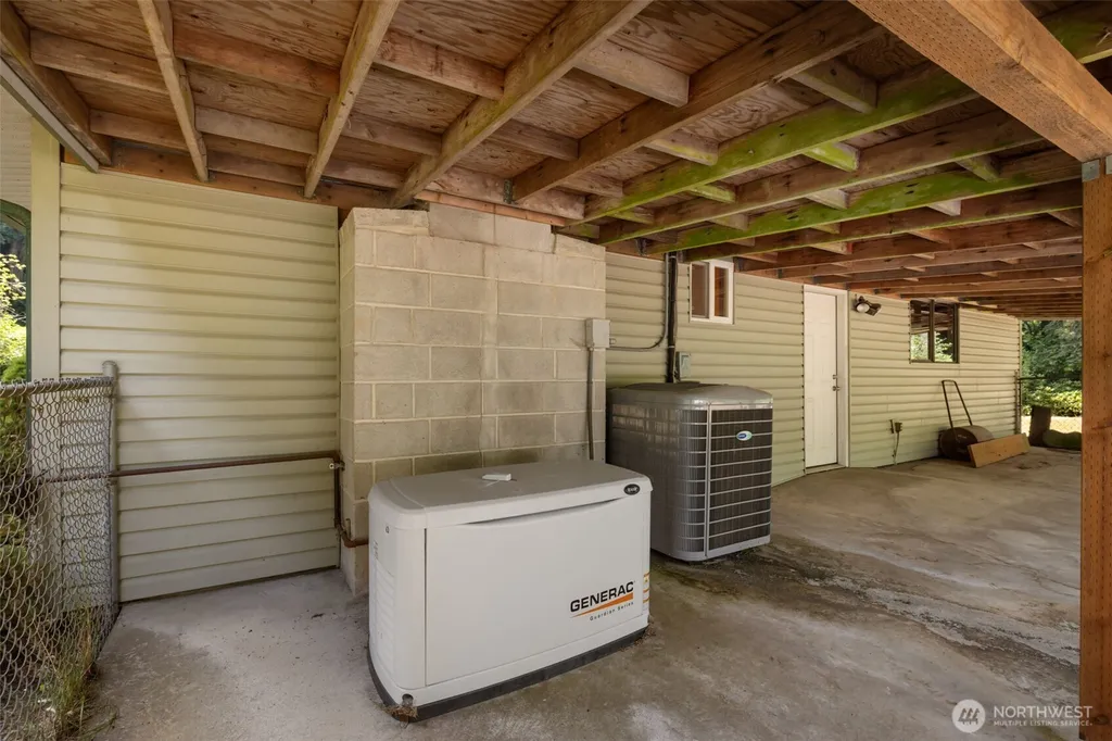 535 Surfcrest Place NE Poulsbo WA 98370