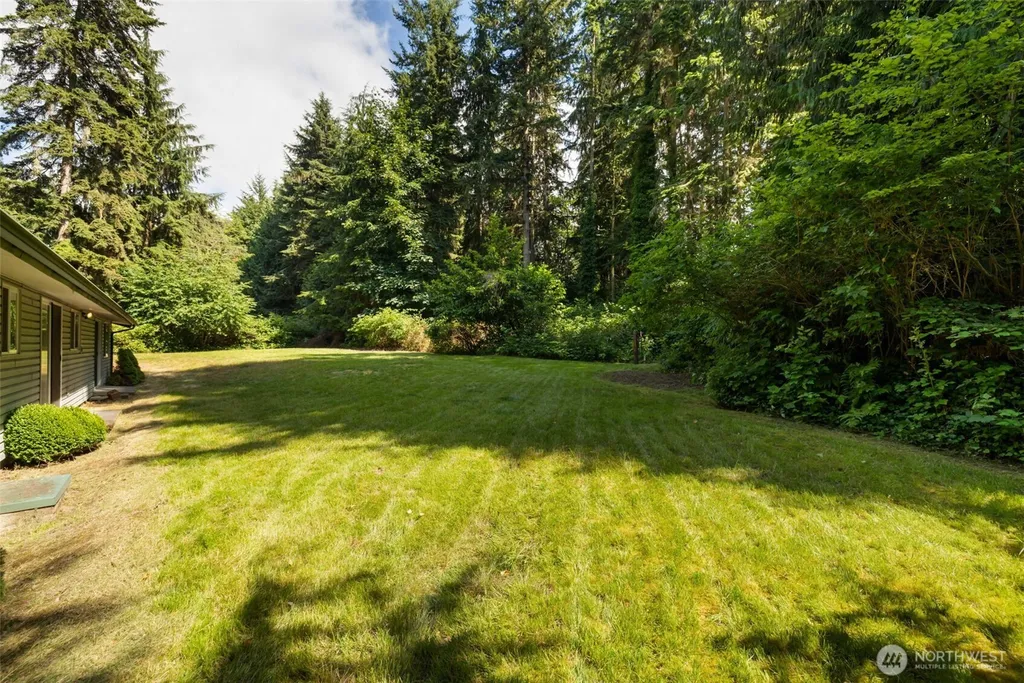 535 Surfcrest Place NE Poulsbo WA 98370