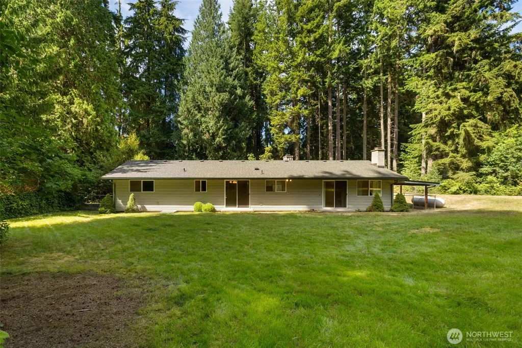 535 Surfcrest Place NE Poulsbo WA 98370