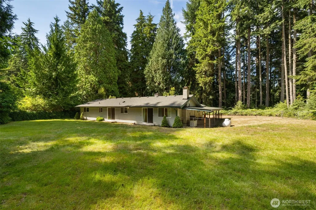535 Surfcrest Place NE Poulsbo WA 98370