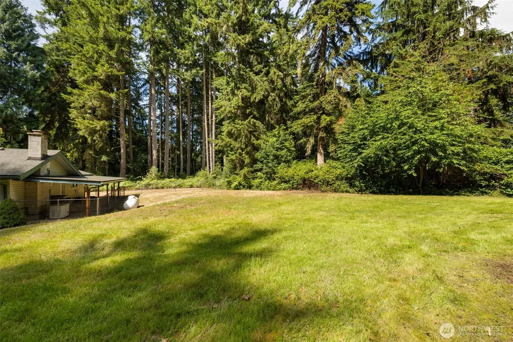 535 Surfcrest Place NE Poulsbo WA 98370