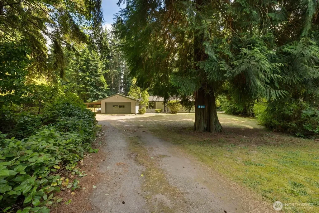 535 Surfcrest Place NE Poulsbo WA 98370