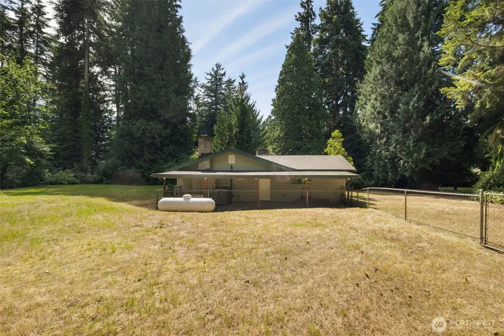 535 Surfcrest Place NE Poulsbo WA 98370