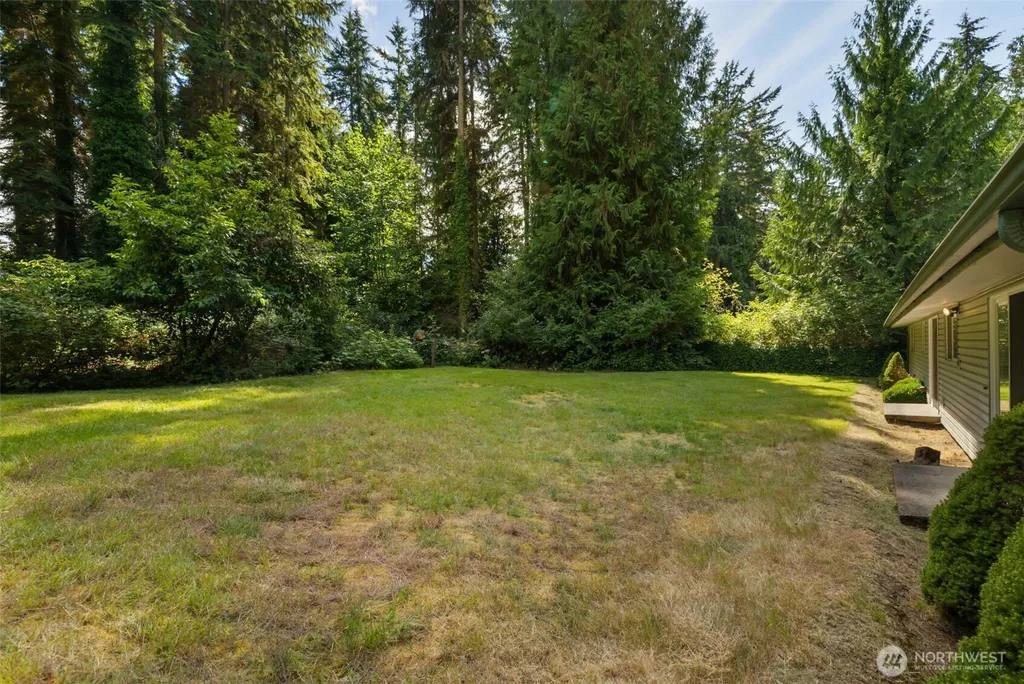 535 Surfcrest Place NE Poulsbo WA 98370