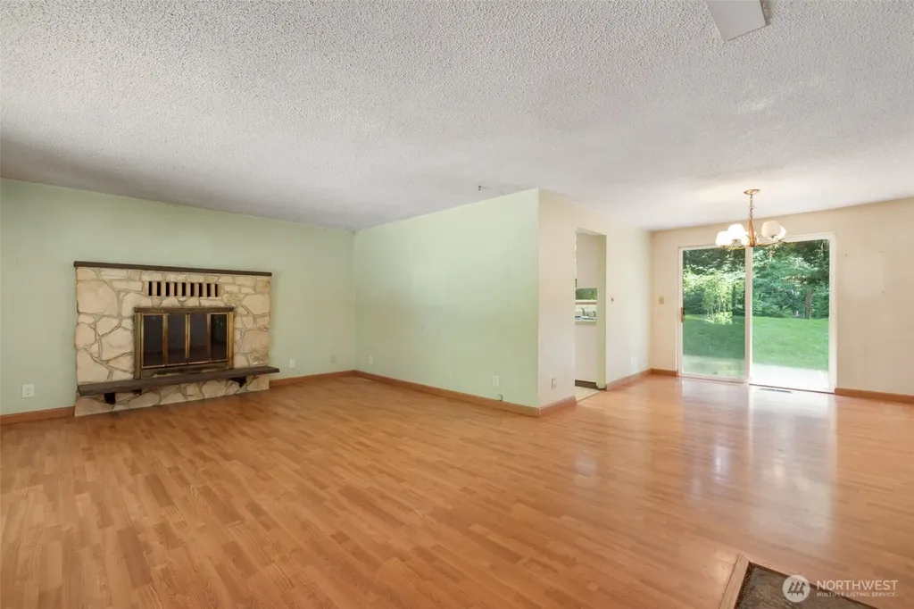 535 Surfcrest Place NE Poulsbo WA 98370