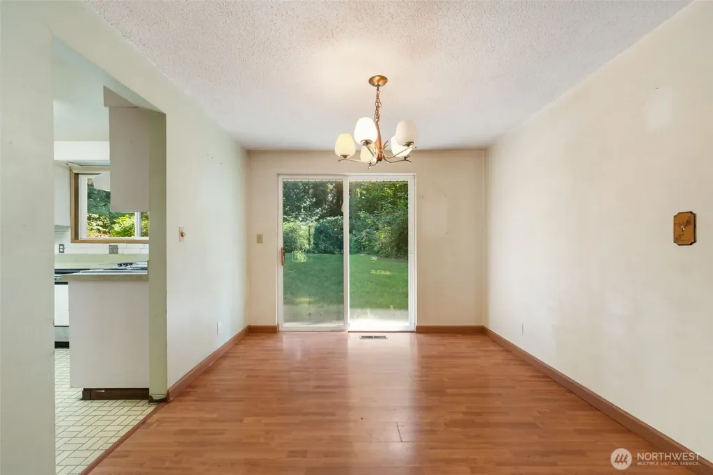 535 Surfcrest Place NE Poulsbo WA 98370
