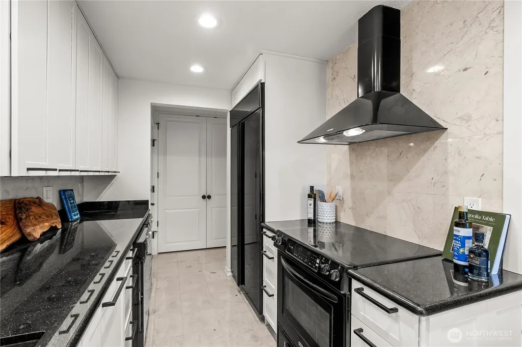 2501 Canterbury Lane E Seattle WA 98112