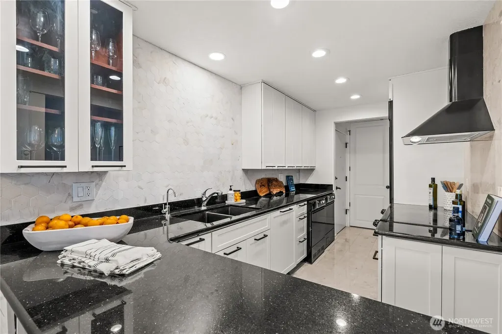 2501 Canterbury Lane E Seattle WA 98112