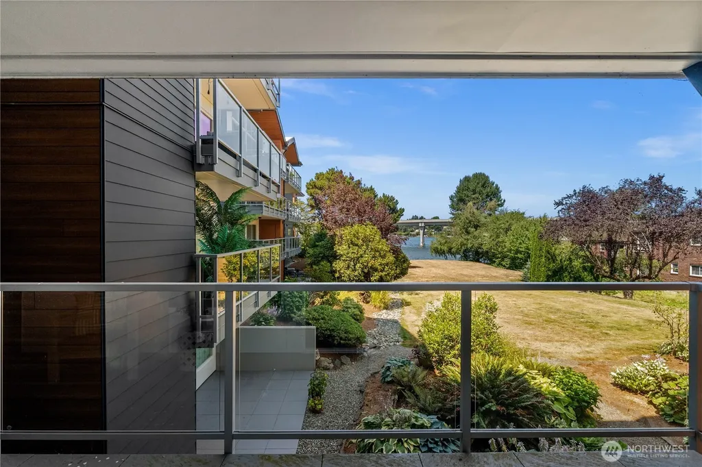 2501 Canterbury Lane E Seattle WA 98112