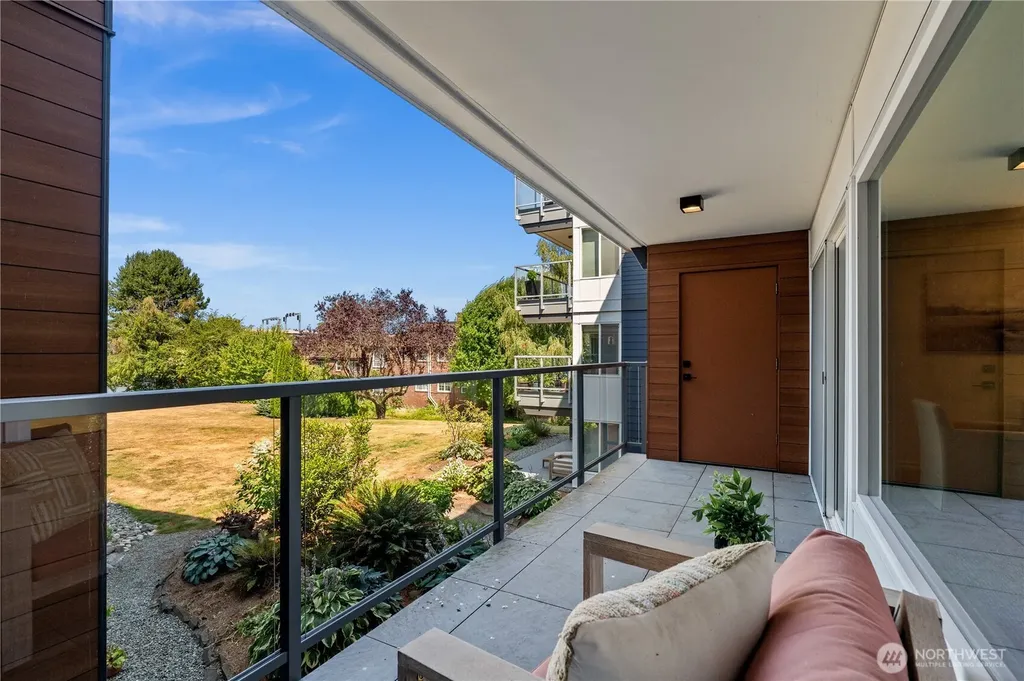 2501 Canterbury Lane E Seattle WA 98112