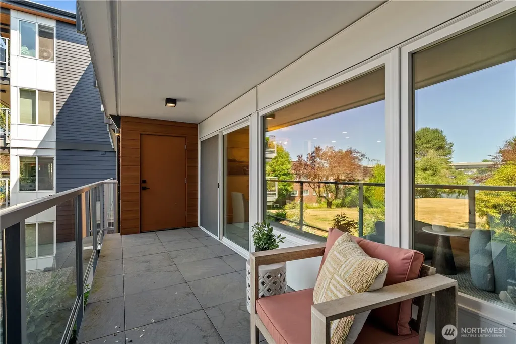 2501 Canterbury Lane E Seattle WA 98112