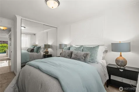 2501 Canterbury Lane E Seattle WA 98112