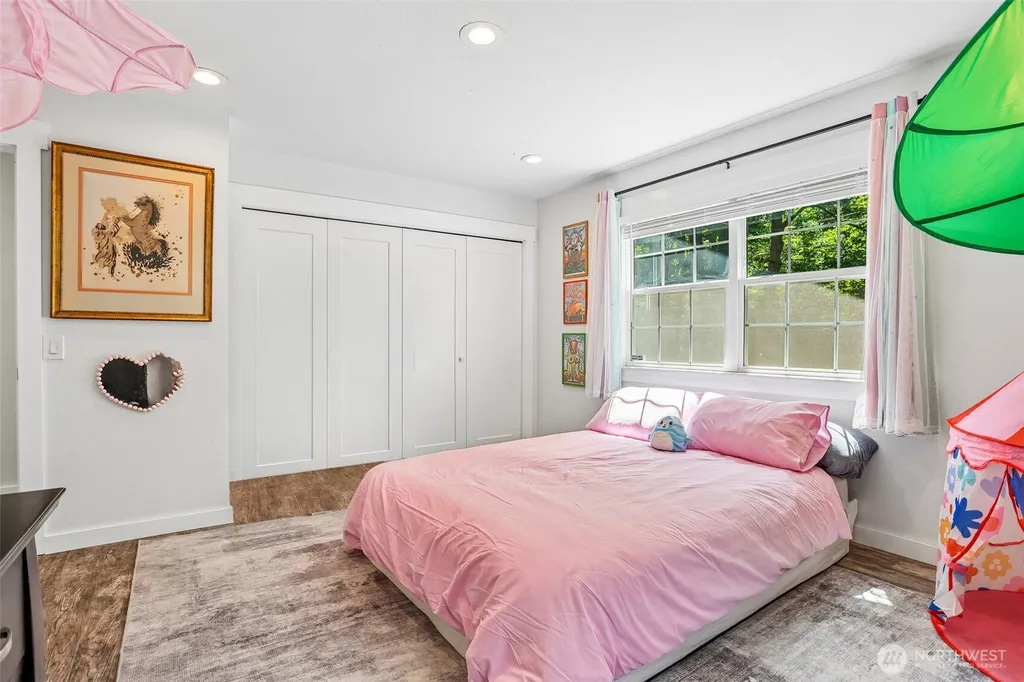 24017 SE 111th Street Issaquah WA 98027