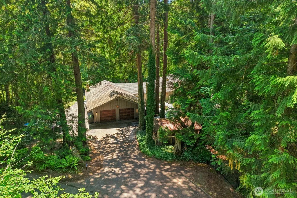 24017 SE 111th Street Issaquah WA 98027