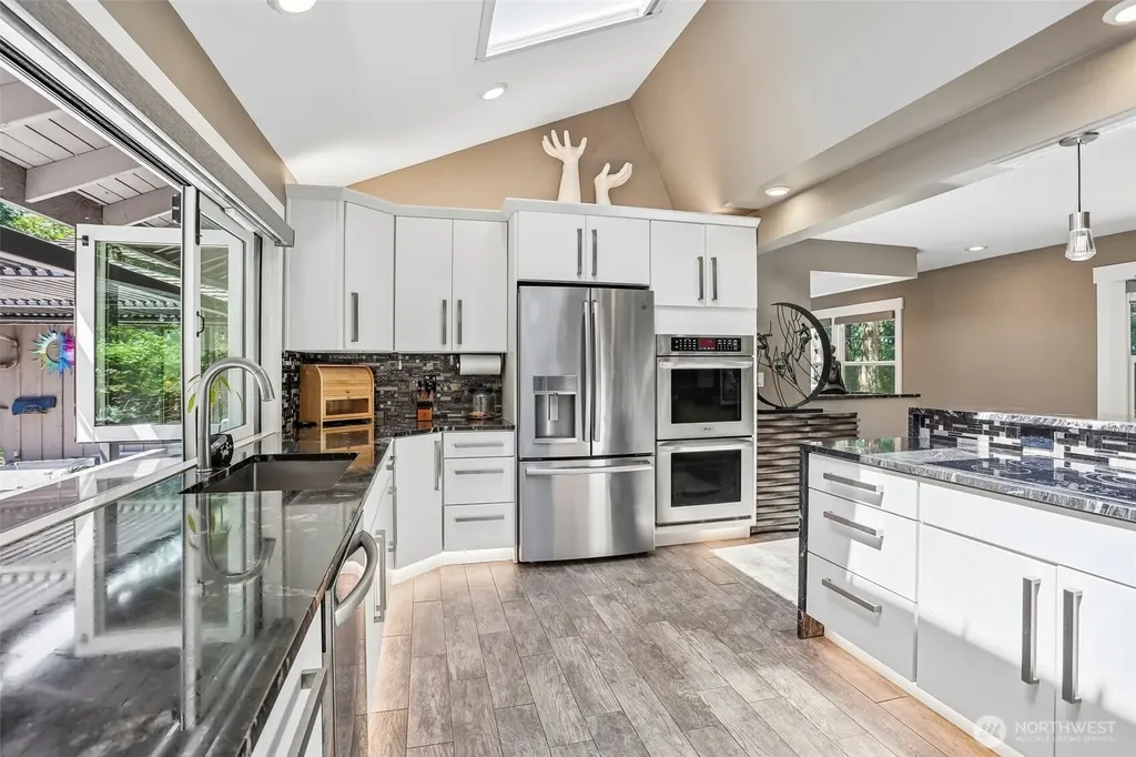 24017 SE 111th Street Issaquah WA 98027