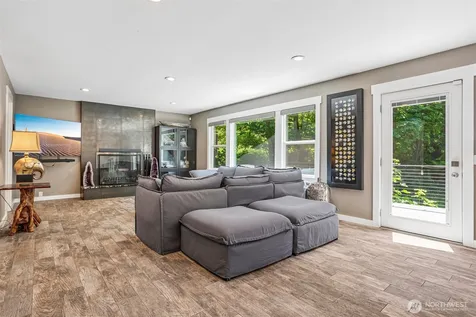 24017 SE 111th Street Issaquah WA 98027