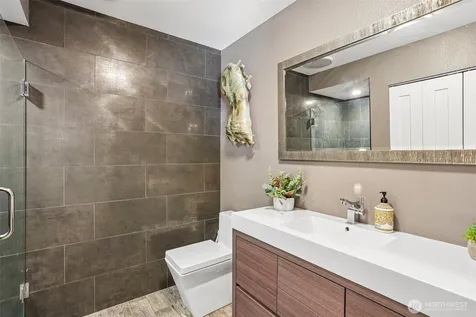 24017 SE 111th Street Issaquah WA 98027