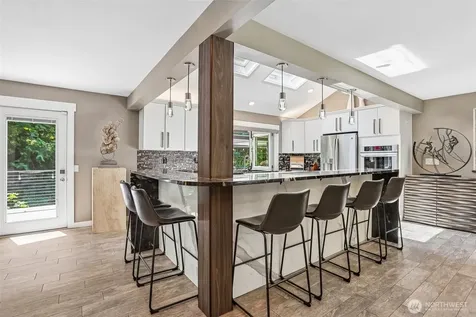24017 SE 111th Street Issaquah WA 98027