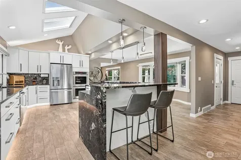 24017 SE 111th Street Issaquah WA 98027