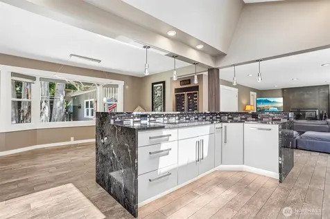 24017 SE 111th Street Issaquah WA 98027