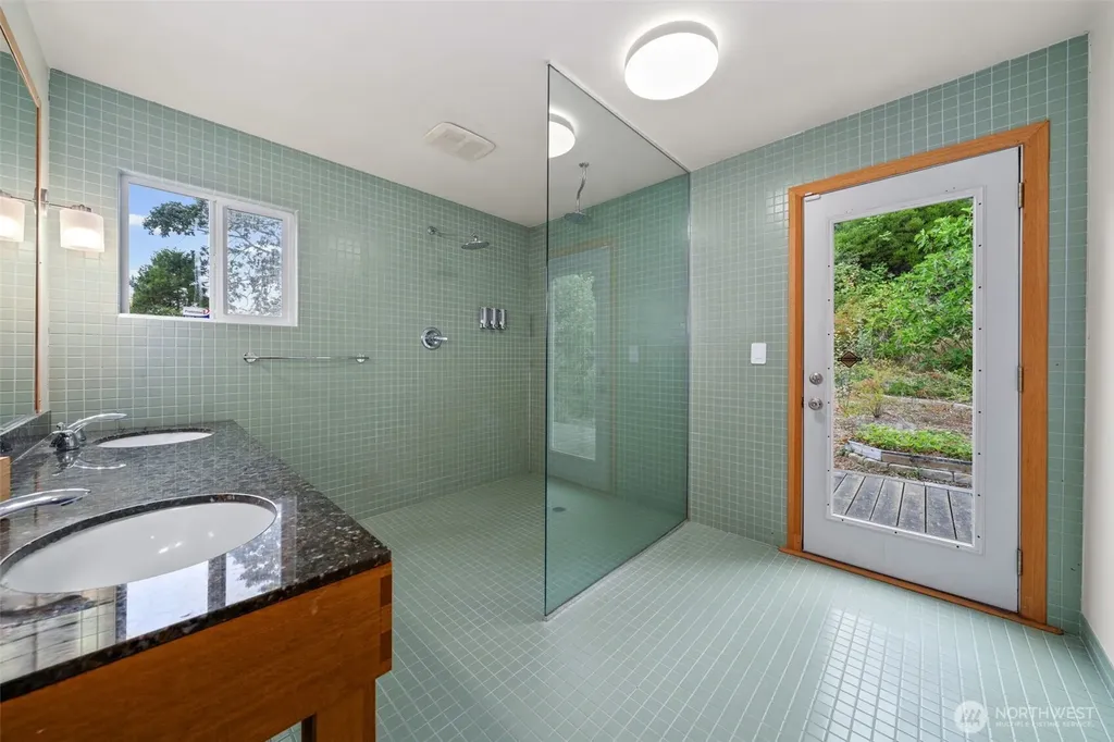 309 129th Street East Avenue Tacoma WA 98445