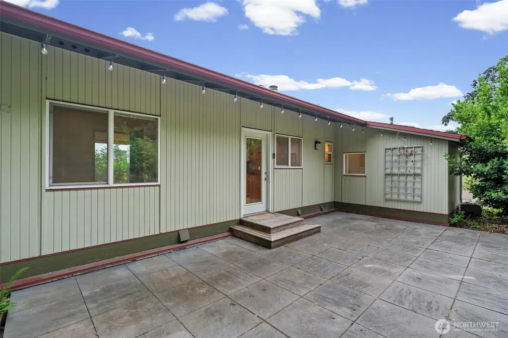 309 129th Street East Avenue Tacoma WA 98445