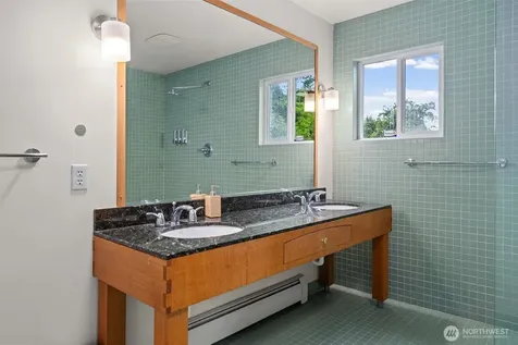 309 129th Street East Avenue Tacoma WA 98445