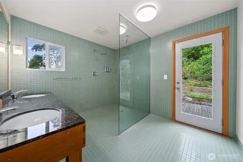 309 129th Street East Avenue Tacoma WA 98445