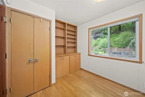309 129th Street East Avenue Tacoma WA 98445