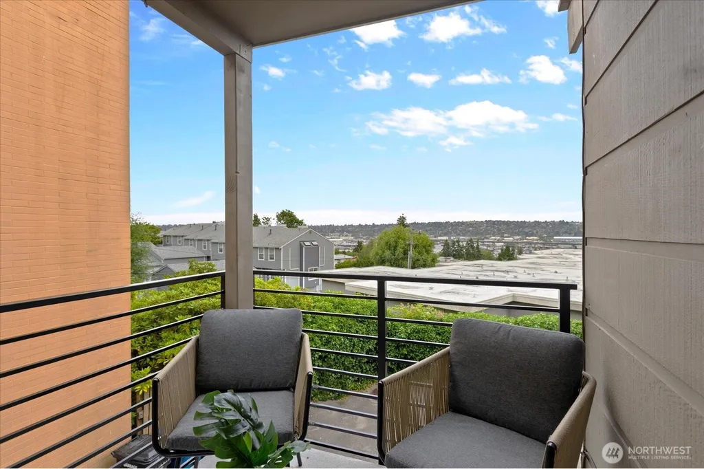 3700 W 25th Place Seattle WA 98199
