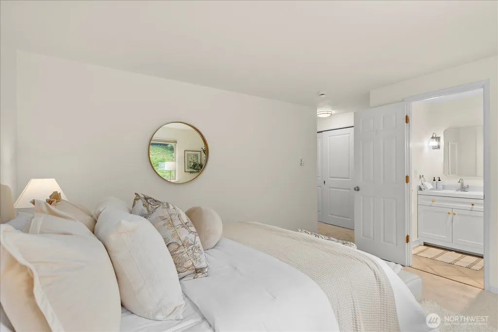 3700 W 25th Place Seattle WA 98199