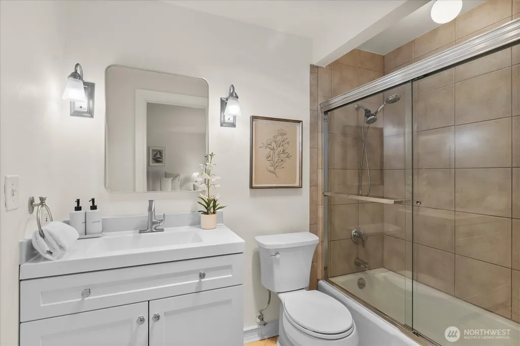 3700 W 25th Place Seattle WA 98199