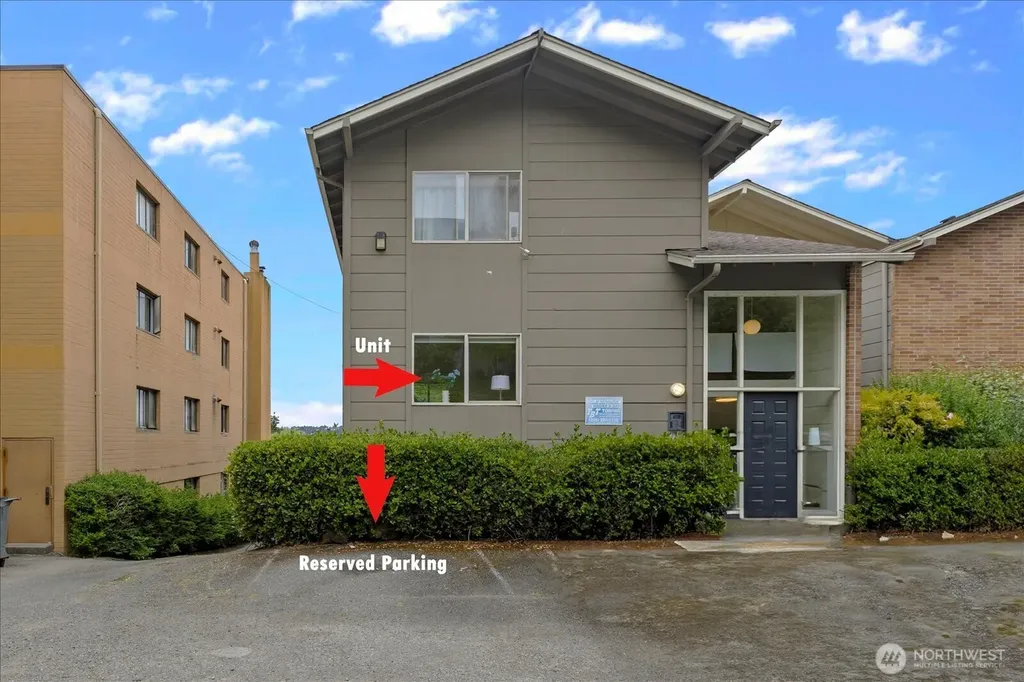 3700 W 25th Place Seattle WA 98199