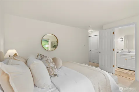 3700 W 25th Place Seattle WA 98199