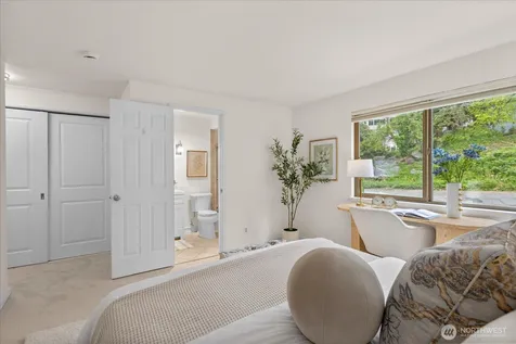 3700 W 25th Place Seattle WA 98199