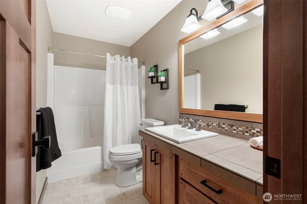 7273 Banner Road SE Port Orchard WA 98367