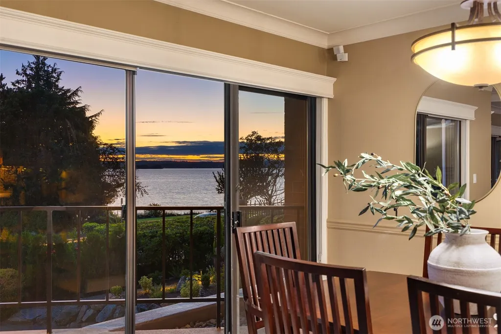 6436 Lake Washington Boulevard NE Kirkland WA 98033