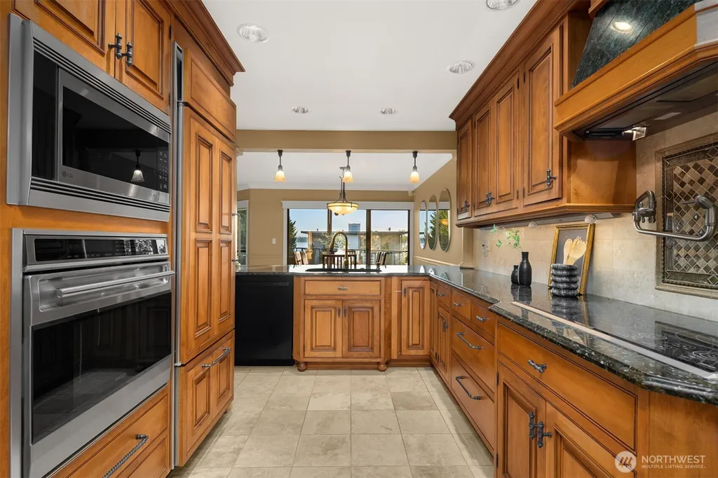 6436 Lake Washington Boulevard NE Kirkland WA 98033