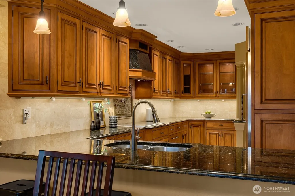 6436 Lake Washington Boulevard NE Kirkland WA 98033