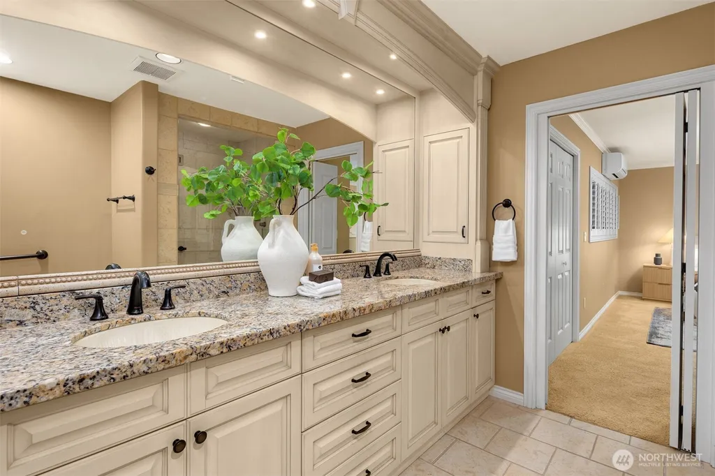 6436 Lake Washington Boulevard NE Kirkland WA 98033