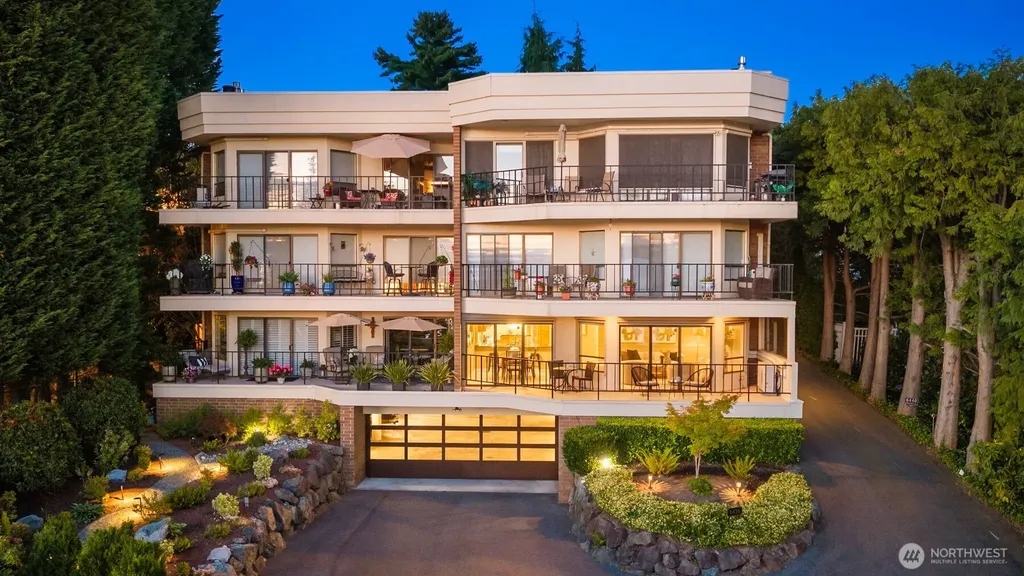 6436 Lake Washington Boulevard NE Kirkland WA 98033