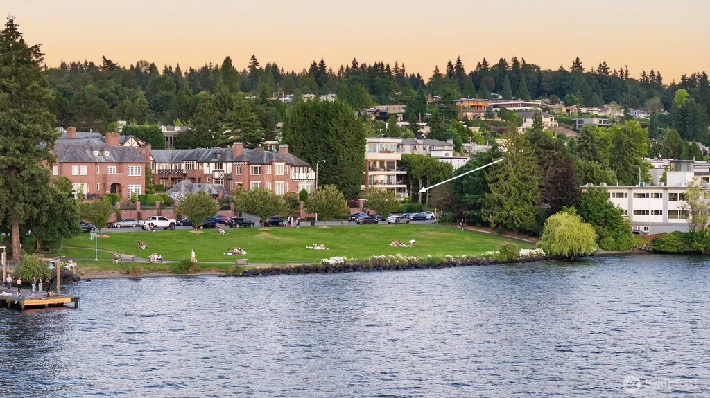 6436 Lake Washington Boulevard NE Kirkland WA 98033