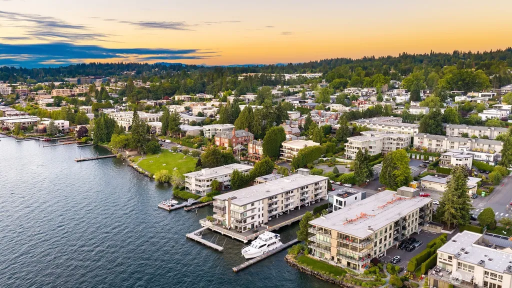 6436 Lake Washington Boulevard NE Kirkland WA 98033