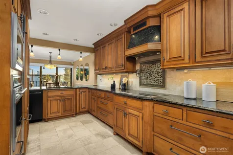 6436 Lake Washington Boulevard NE Kirkland WA 98033