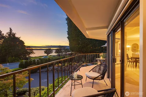 6436 Lake Washington Boulevard NE Kirkland WA 98033