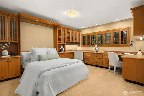 6436 Lake Washington Boulevard NE Kirkland WA 98033